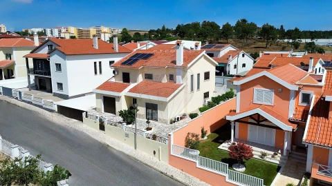 Moradia T5 para Venda em Santa Maria, São Pedro e Matacães