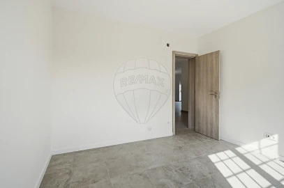 Moradia T6 para Venda em Maxial e Monte Redondo
