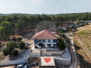 Moradia T6 para Venda em Maxial e Monte Redondo