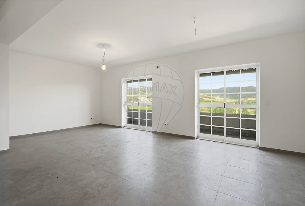 Moradia T6 para Venda em Maxial e Monte Redondo Foto 19