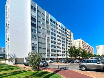 Loja para Venda em Oeiras e São Julião da Barra, Paço de Arcos e Caxias