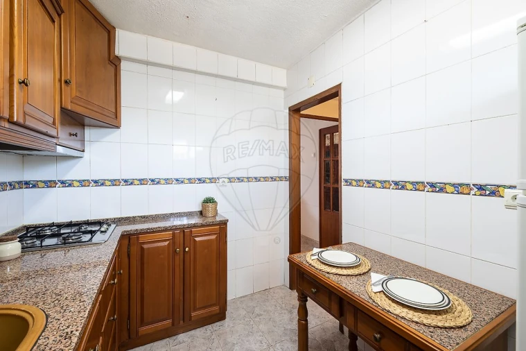 Apartamento T3 para Venda em Ajuda Foto 8