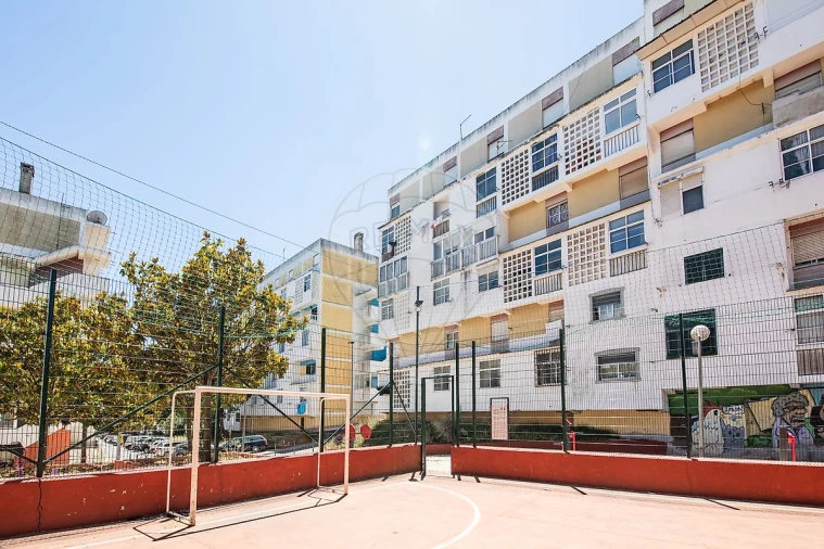 Apartamento T3 para Venda em Ajuda Foto 32
