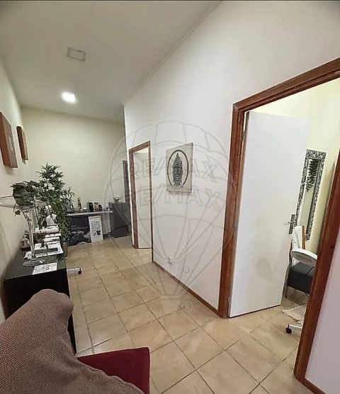 Negócio para Venda em O. Azeméis, Riba-Ul, Ul, Macinhata Seixa, Madail