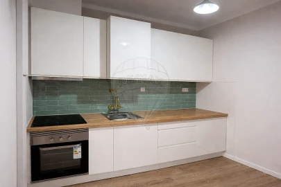 Apartamento T2 para Arrendamento em Santa Maria, São Pedro e Matacães