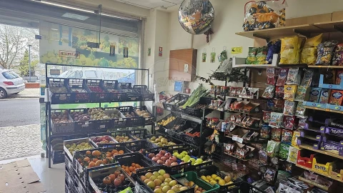 Loja para Venda em Póvoa de Santa Iria e Forte da Casa