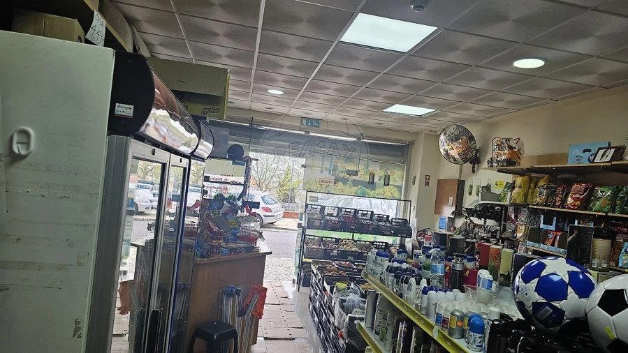 Loja para Venda em Póvoa de Santa Iria e Forte da Casa Foto 2