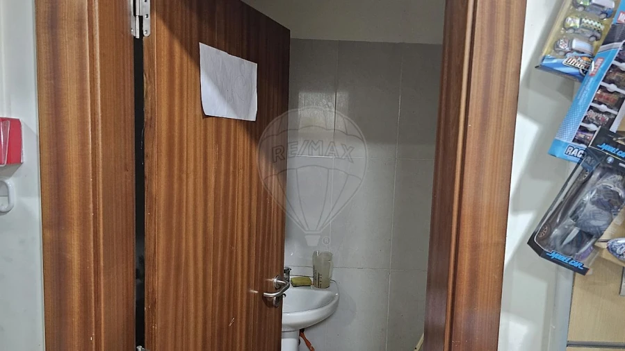 Loja para Venda em Póvoa de Santa Iria e Forte da Casa Foto 4