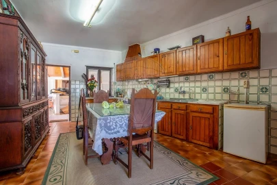 Moradia T6 para Venda em Benedita