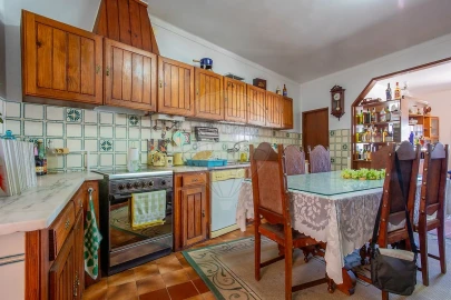 Moradia T6 para Venda em Benedita
