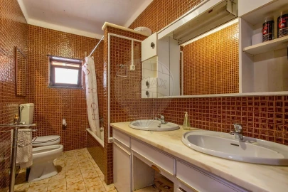 Moradia T6 para Venda em Benedita
