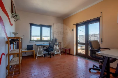 Moradia T6 para Venda em Benedita