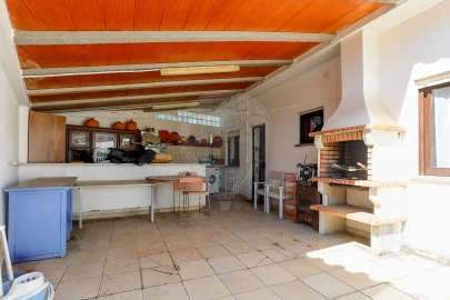 Moradia T6 para Venda em Benedita