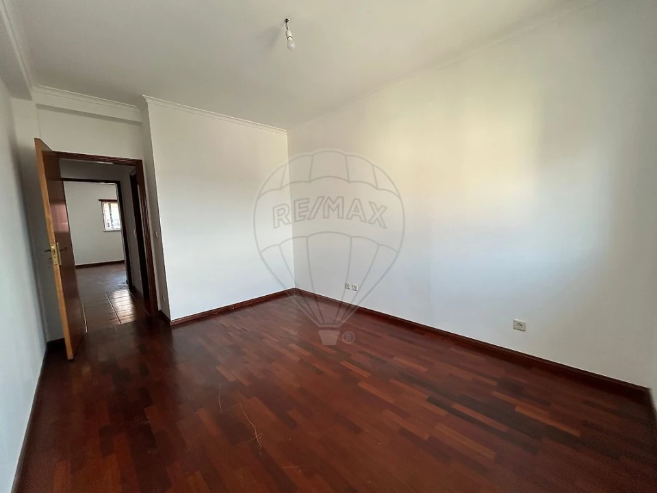 Apartamento T2 para Venda em Santo Varão Foto 25
