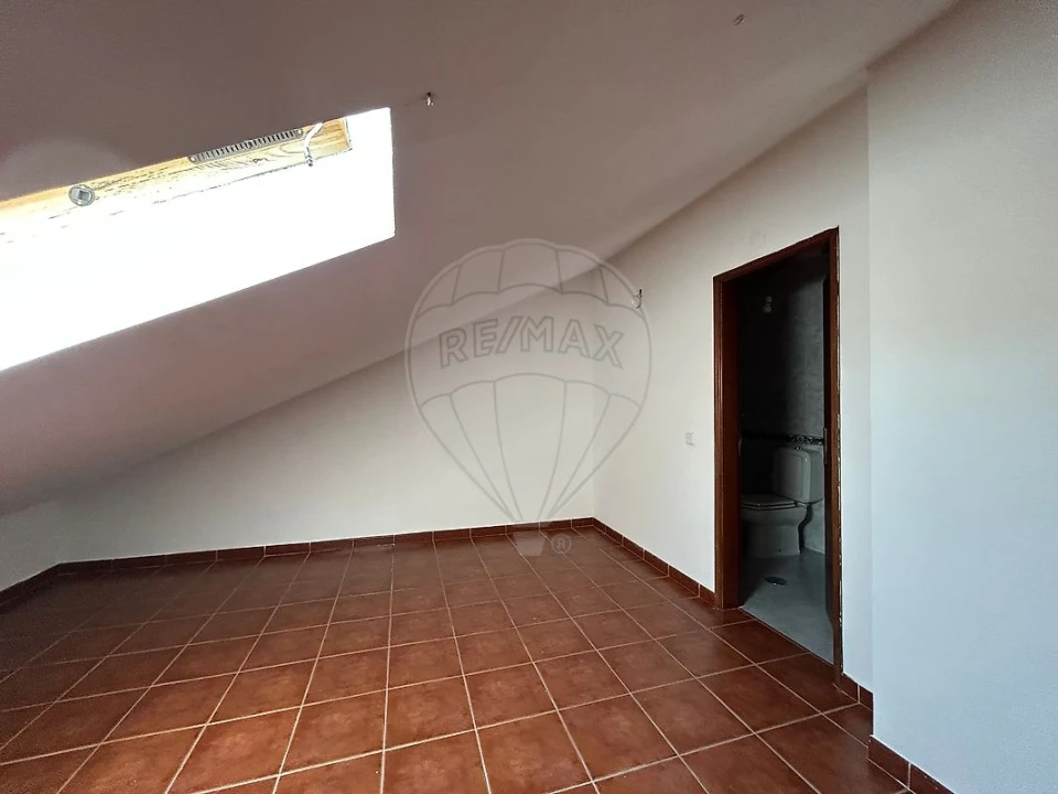 Apartamento T2 para Venda em Santo Varão Foto 31