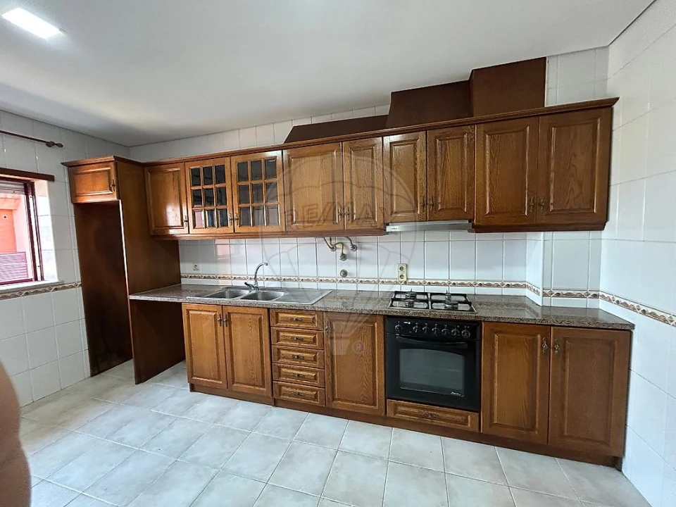 Apartamento T2 para Venda em Santo Varão Foto 8