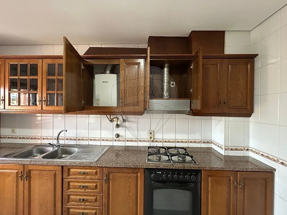Apartamento T2 para Venda em Santo Varão Foto 11