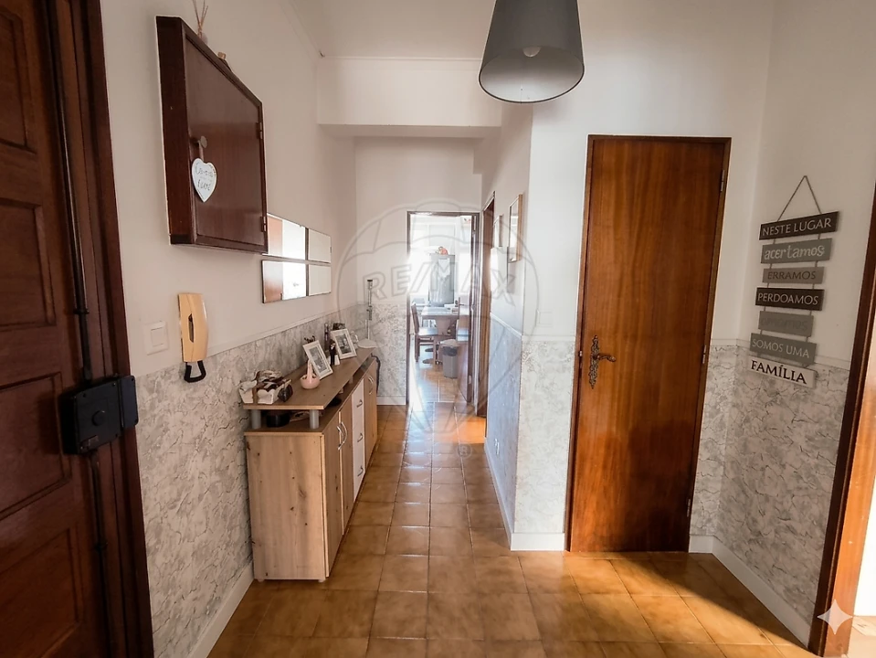 Apartamento T2 para Venda em Almargem do Bispo, Pêro Pinheiro e Montelavar Foto 7