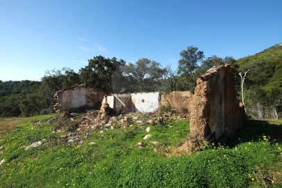 Armazém para Venda em Vila Nova de Milfontes