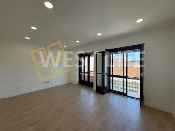 Apartamento T3 para Venda em Santa Maria, São Pedro e Matacães