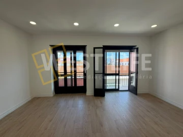 Apartamento T3 para Venda em Santa Maria, São Pedro e Matacães
