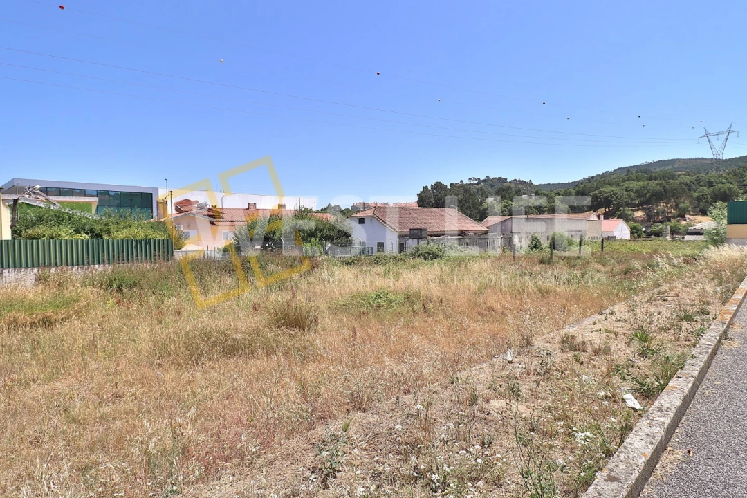 Terreno para Venda em Venda do Pinheiro e Santo Estêvão das Galés Foto 11