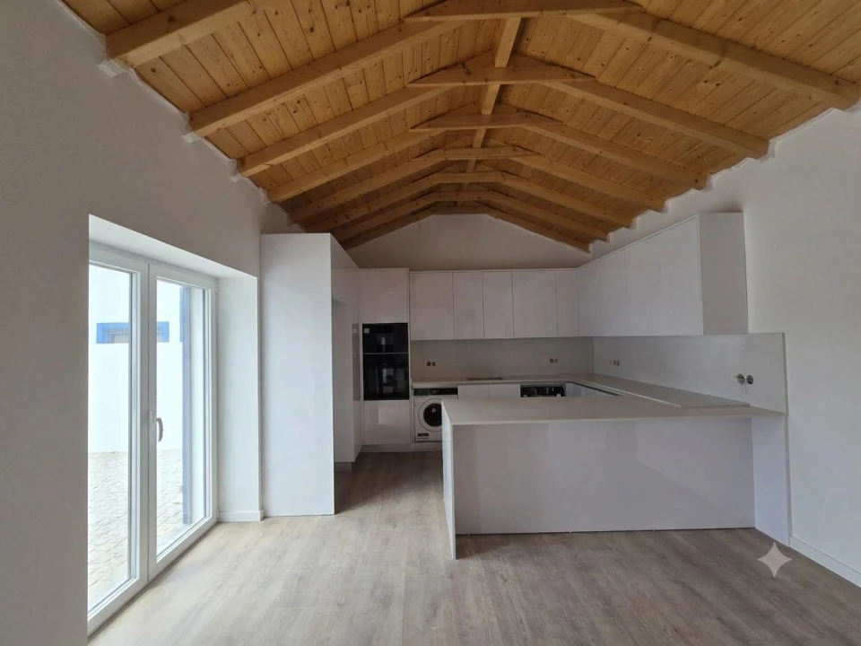 Moradia T2 para Venda em Agualva e Mira-Sintra Foto 1