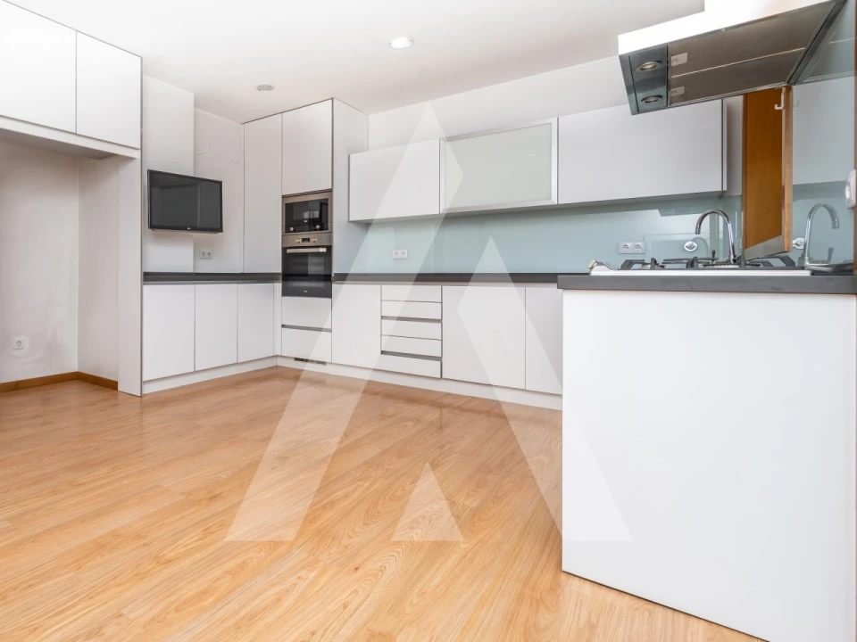 Apartamento T4 para Venda em Ovar, São João, Arada e São Vicente de Pereira Jusã Foto 4