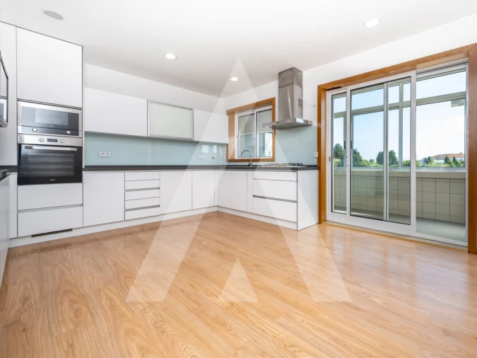 Apartamento T4 para Venda em Ovar, São João, Arada e São Vicente de Pereira Jusã Foto 5