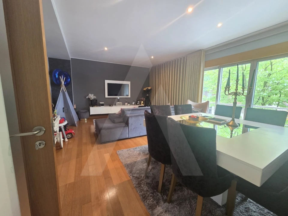 Apartamento T3 para Arrendamento em São Bernardo Foto 1