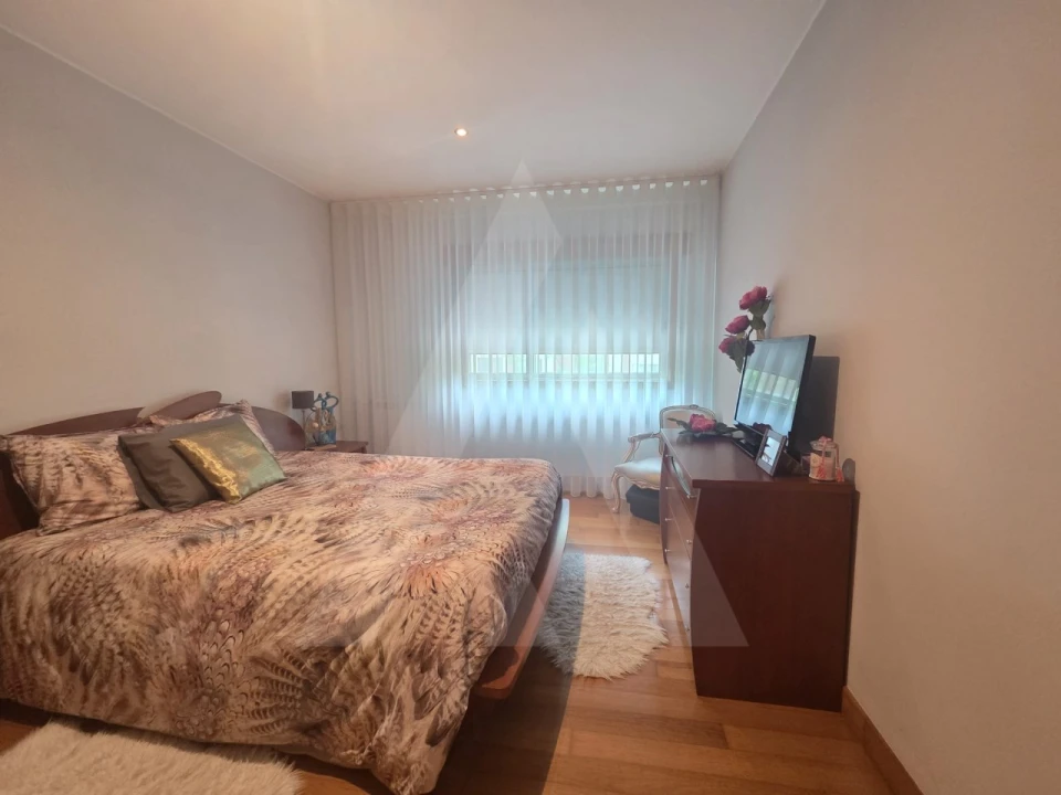 Apartamento T3 para Arrendamento em São Bernardo Foto 10