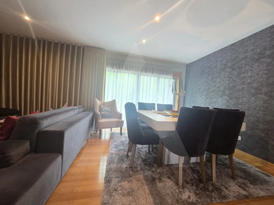 Apartamento T3 para Arrendamento em São Bernardo Foto 3
