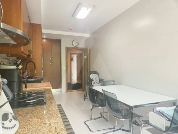 Apartamento T3 para Arrendamento em São Bernardo