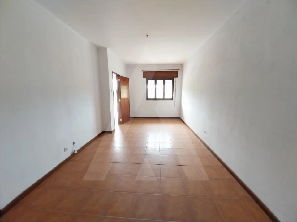 Moradia T3 para Venda em Aguada de Cima Foto 5