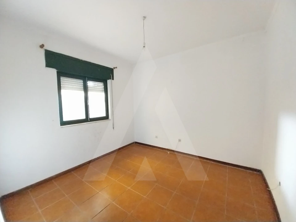 Moradia T3 para Venda em Aguada de Cima Foto 8