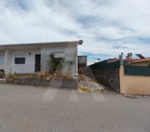Moradia T3 para Venda em Aguada de Cima