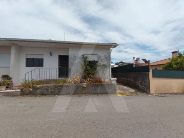 Moradia T3 para Venda em Aguada de Cima