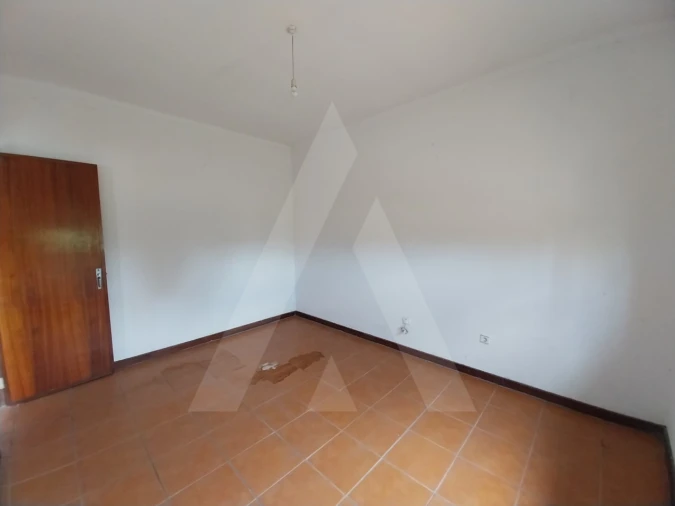 Moradia T3 para Venda em Aguada de Cima Foto 6