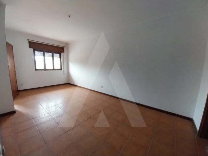 Moradia T3 para Venda em Aguada de Cima Foto 9