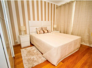 Apartamento T1 para Arrendamento em São Martinho