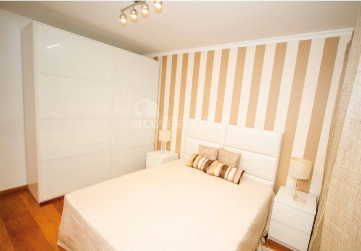 Apartamento T1 para Arrendamento em São Martinho Foto 6