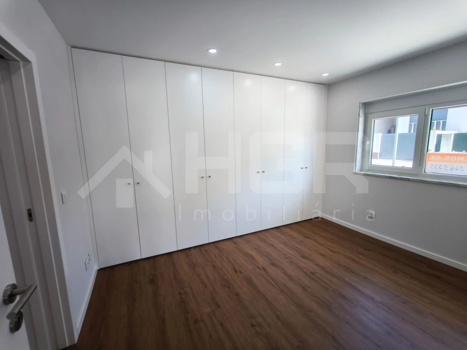 Apartamento T1 para Venda em Santo Antonio da Charneca Foto 12