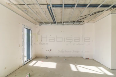 Apartamento T3 para Venda em Santo António dos Cavaleiros e Frielas