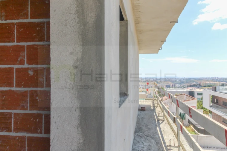 Apartamento T3 para Venda em Santo António dos Cavaleiros e Frielas Foto 2