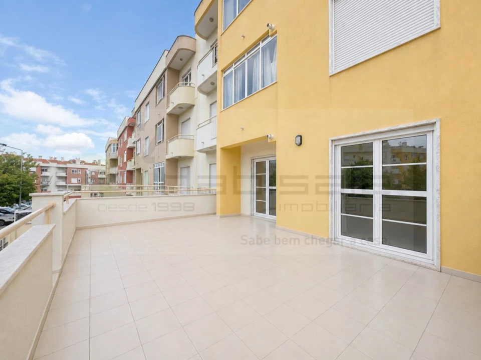 Apartamento T3 para Venda em São Domingos de Rana Foto 1