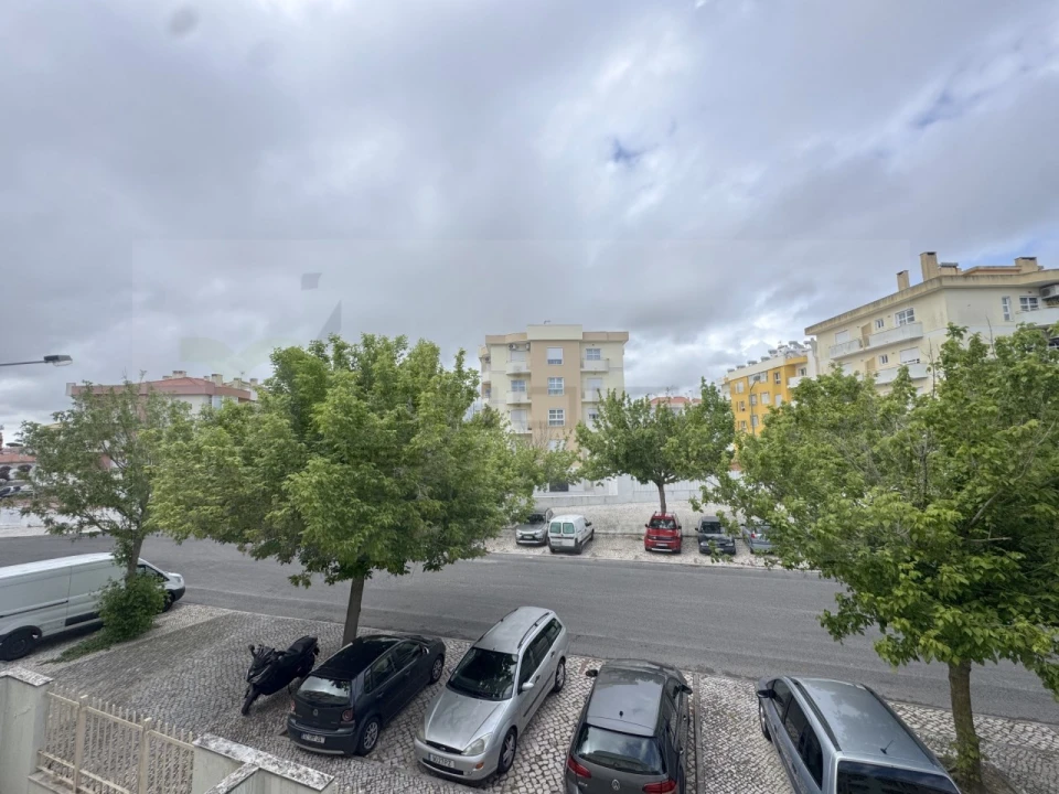 Apartamento T3 para Venda em São Domingos de Rana Foto 7