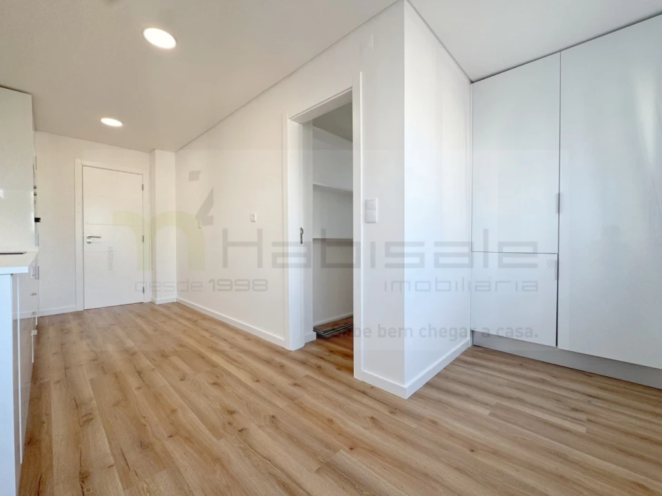Apartamento T2 para Venda em Carcavelos e Parede Foto 4