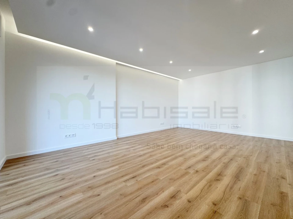 Apartamento T2 para Venda em Carcavelos e Parede Foto 8