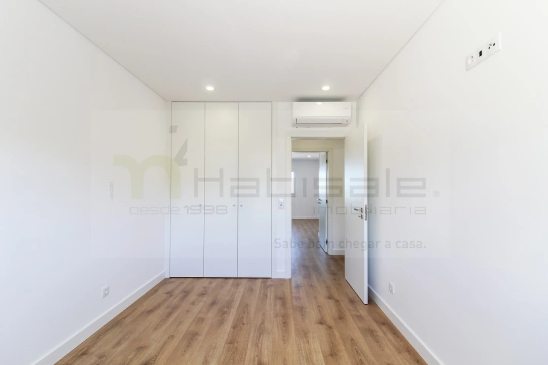Apartamento T3 para Venda em Santo António dos Cavaleiros e Frielas Foto 14