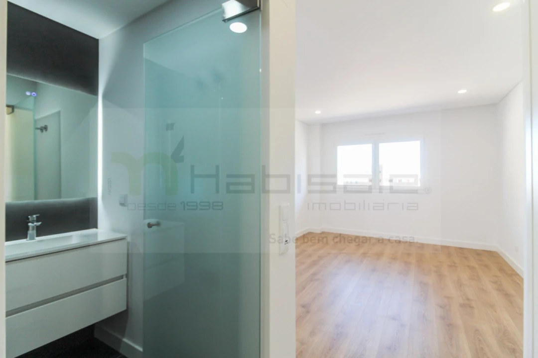 Apartamento T3 para Venda em Santo António dos Cavaleiros e Frielas Foto 15